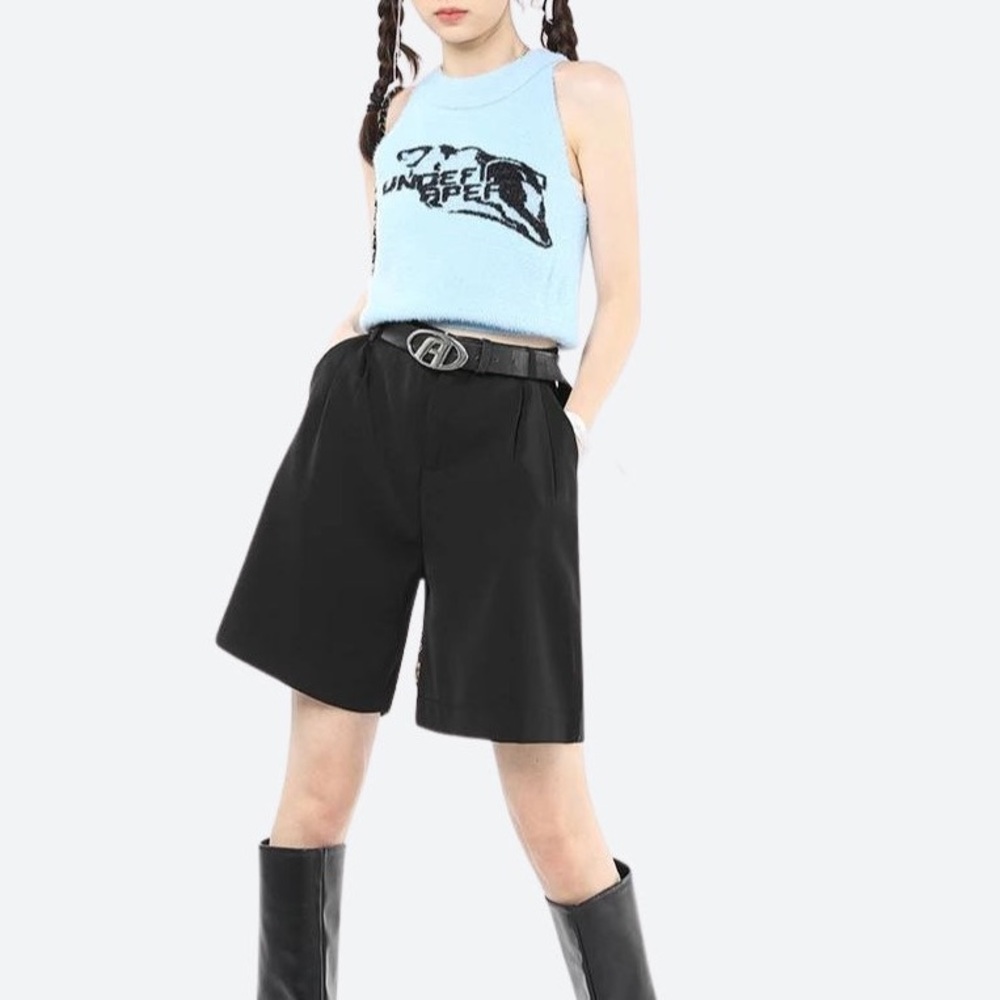 Pleated Wide Leg Wool Shorts in Black